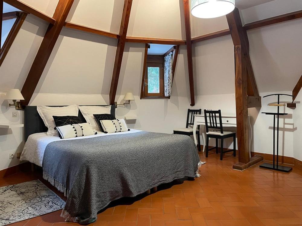 Le Prieure Des Fontaines Hotel Les Preaux Eksteriør billede