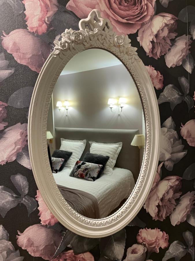 Le Prieure Des Fontaines Hotel Les Preaux Eksteriør billede