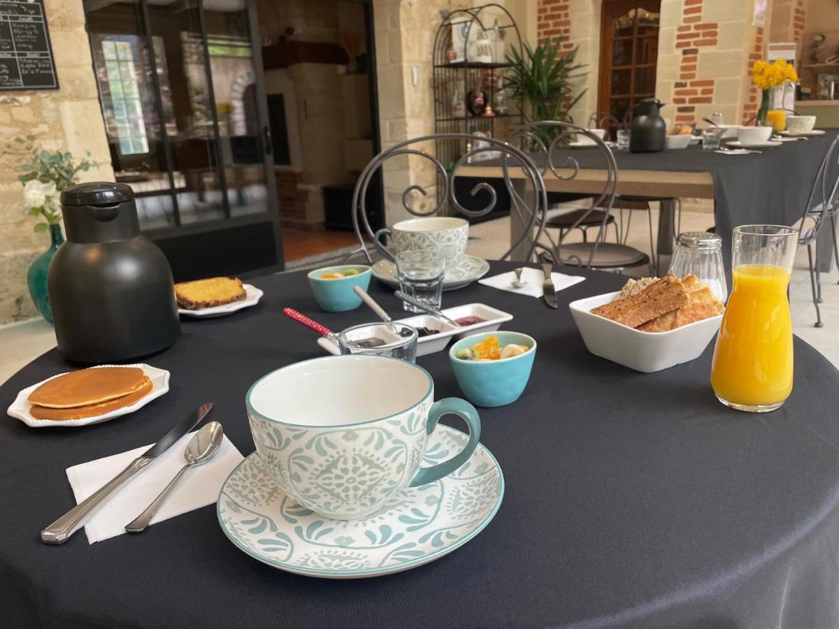 Le Prieure Des Fontaines Hotel Les Preaux Eksteriør billede