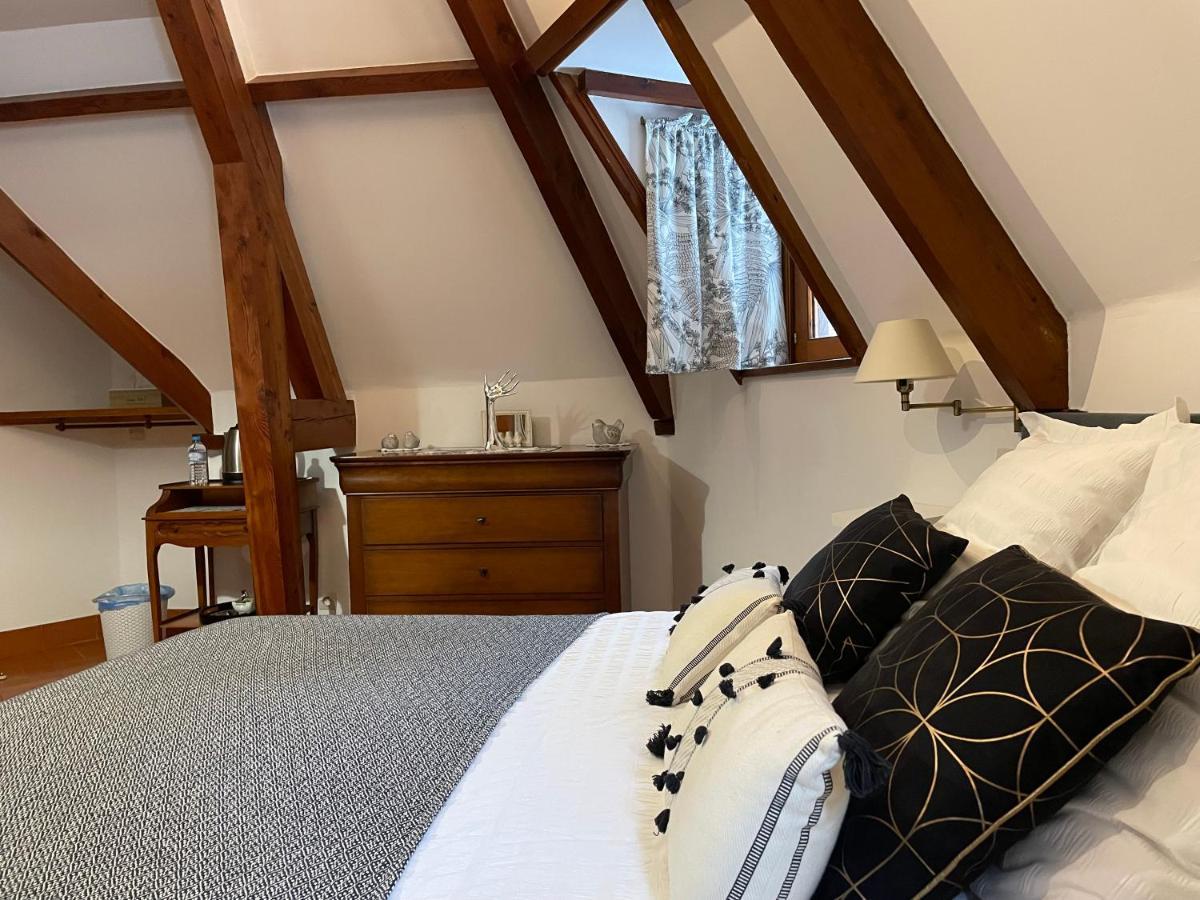 Le Prieure Des Fontaines Hotel Les Preaux Eksteriør billede