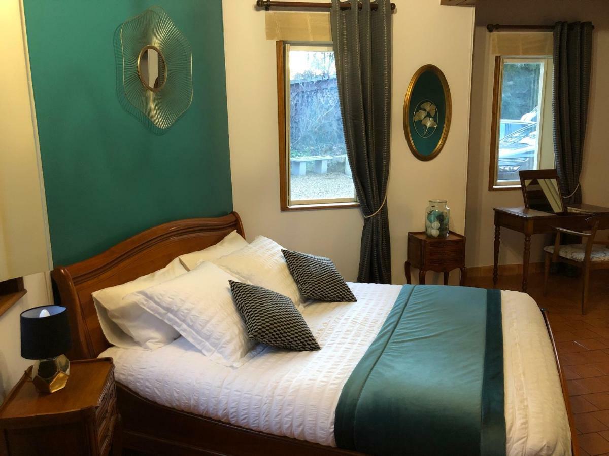 Le Prieure Des Fontaines Hotel Les Preaux Eksteriør billede